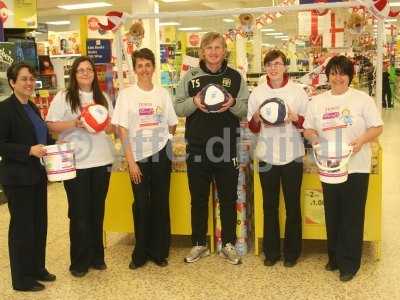 20100506 - Terry for Clic Sargeant at Tesco 008.jpg