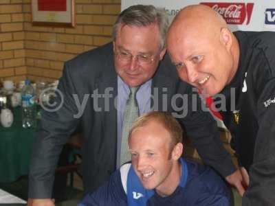 20000101 - Darren Way re-signs 012.jpg