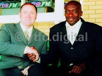 Abdoulai Demba signs for Yeovil Town and is welcomed by Gary Johnson