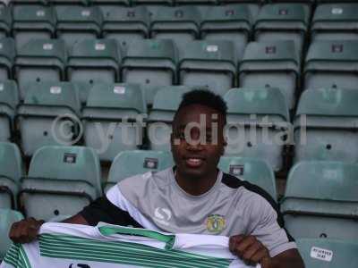 Jamar Loza signinbg 022