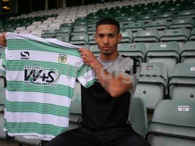 Jordan Clarke signing 002