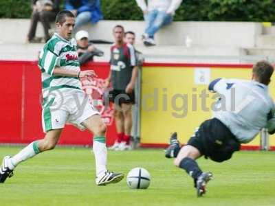 20050708 - Dale Williams v Bayer Leverkusan match action.jpg