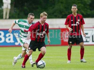 20050708 - Jonesy v Bayer Leverkusan match action.jpg