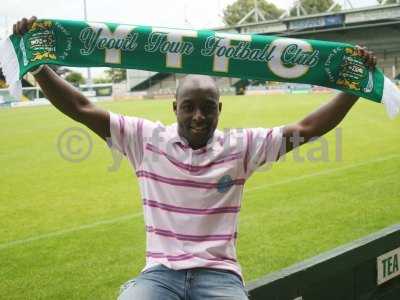 20070706 - Owusu signs 006wdp.jpg