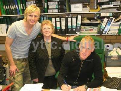 20090507 - Craig Alcock New Contract 011.jpg