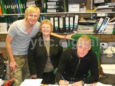 20090507 - Craig Alcock New Contract 013.jpg